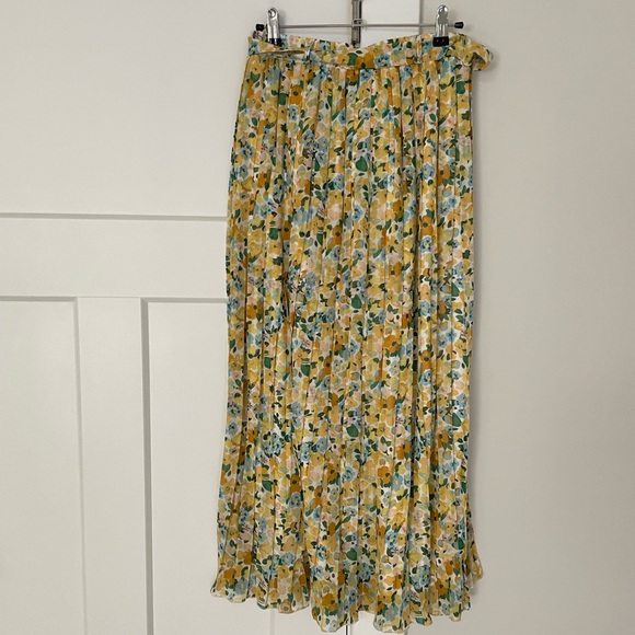 Beautiful joie skirt - Picture 2 of 3